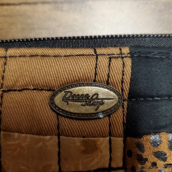 Donna Sharp Quilted Patchwork Zip Wallet Womens Brown/Black - Picture 3 of 4